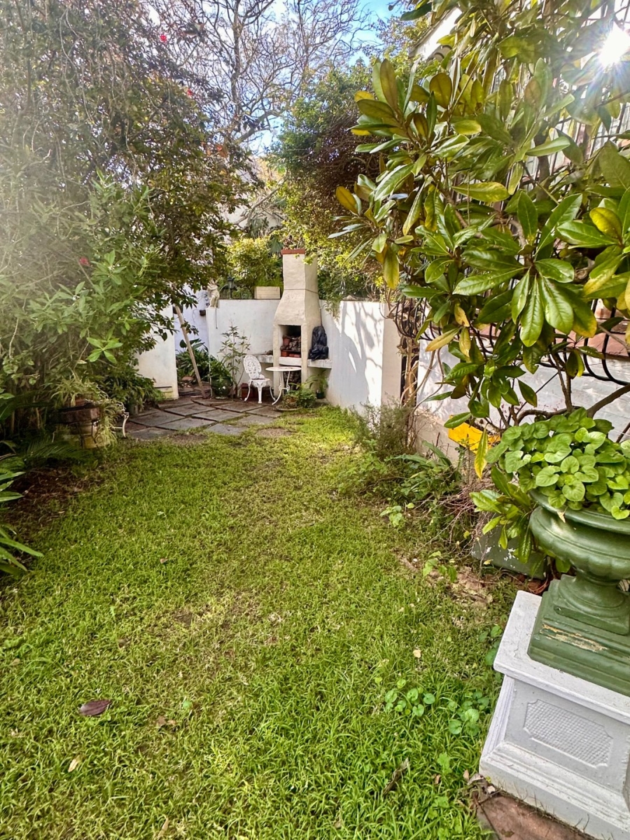 4 Bedroom Property for Sale in Green Point Western Cape